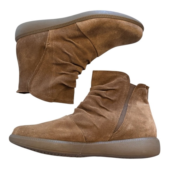 Munro Water Resistant Scout Bootie in brown suede NWOB - Picture 2 of 10